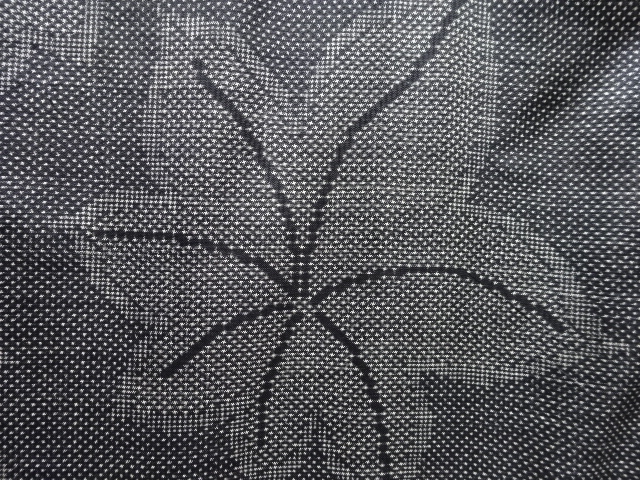 アンティーク　桜楓模様織出し本場泥大島紬着物（5マルキ）